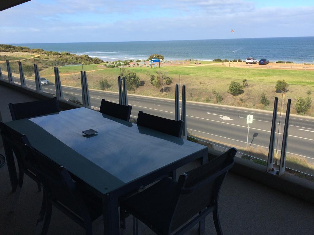 Onshore Torquay Bilik gambar